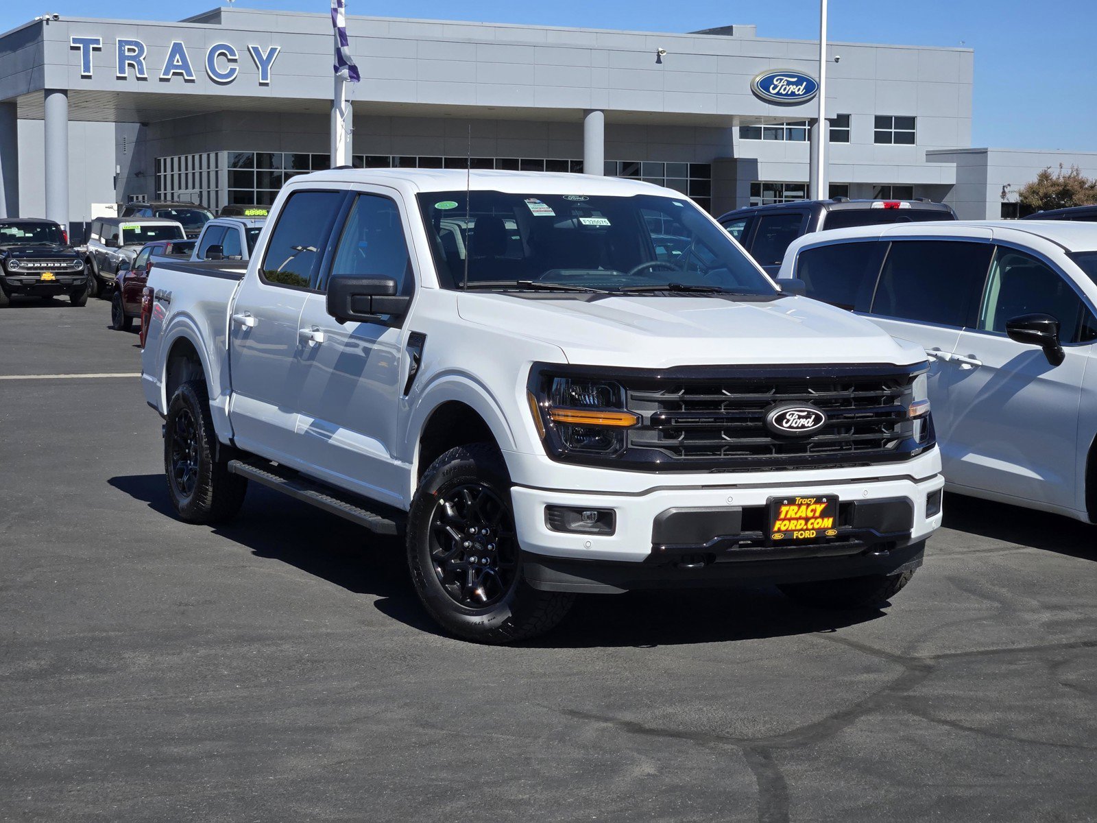 New 2026 Oxford White Ford XLT image 1