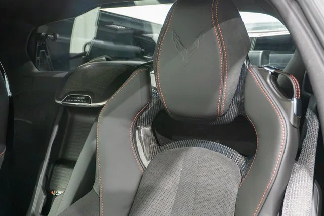 2027 Chevrolet Corvette 2LT - Photo 35