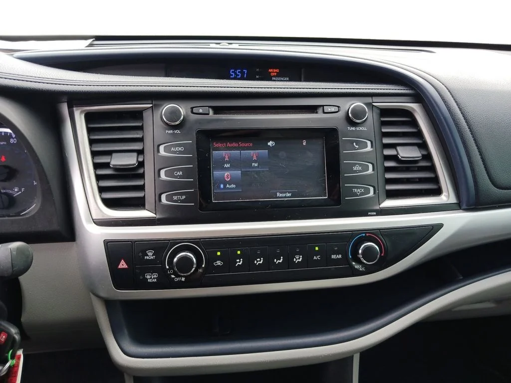 Used 2017 Gray Toyota LE image 12