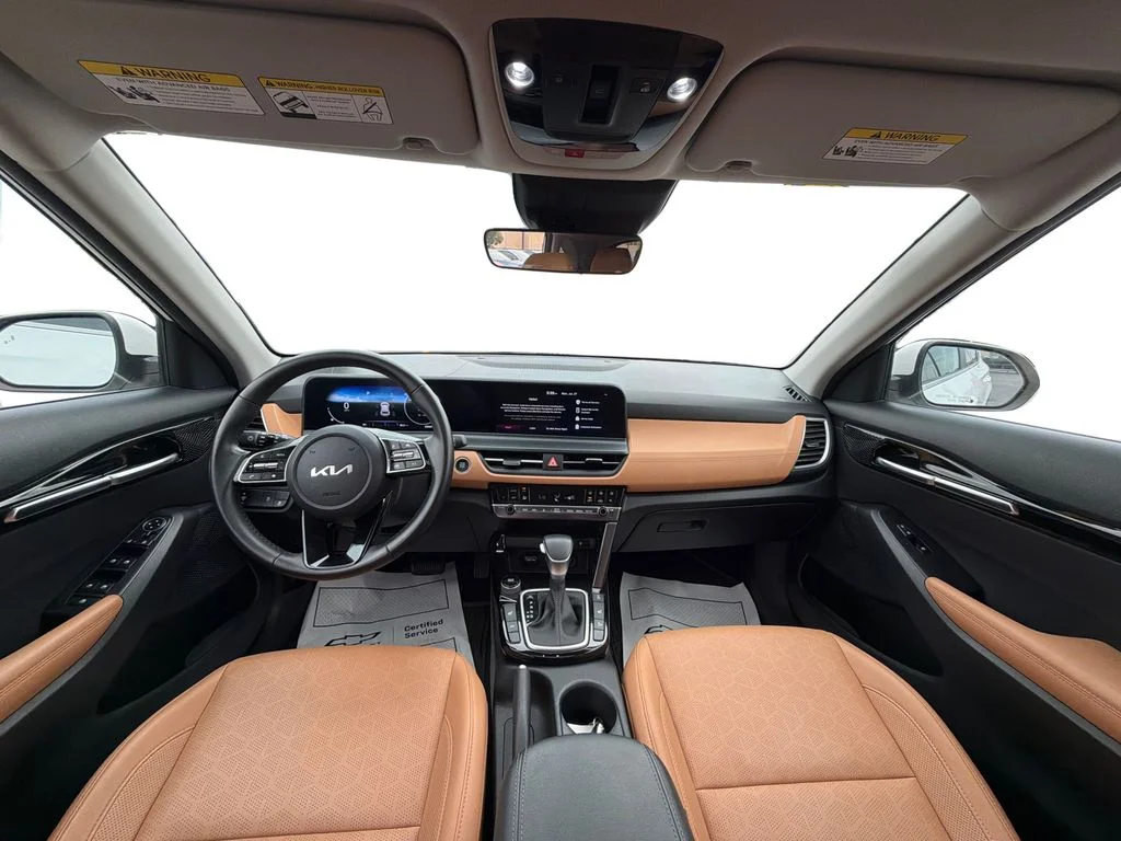 Used 2024 Snow White Pearl Kia EX image 9