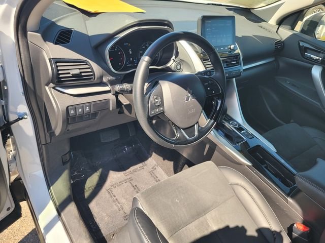Used 2025 White Mitsubishi SE image 12