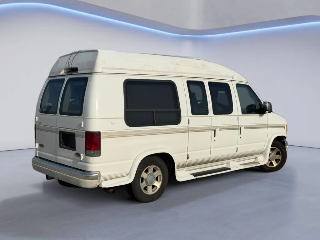 Used 2004 Oxford White Clearcoat Ford Recreational image 6