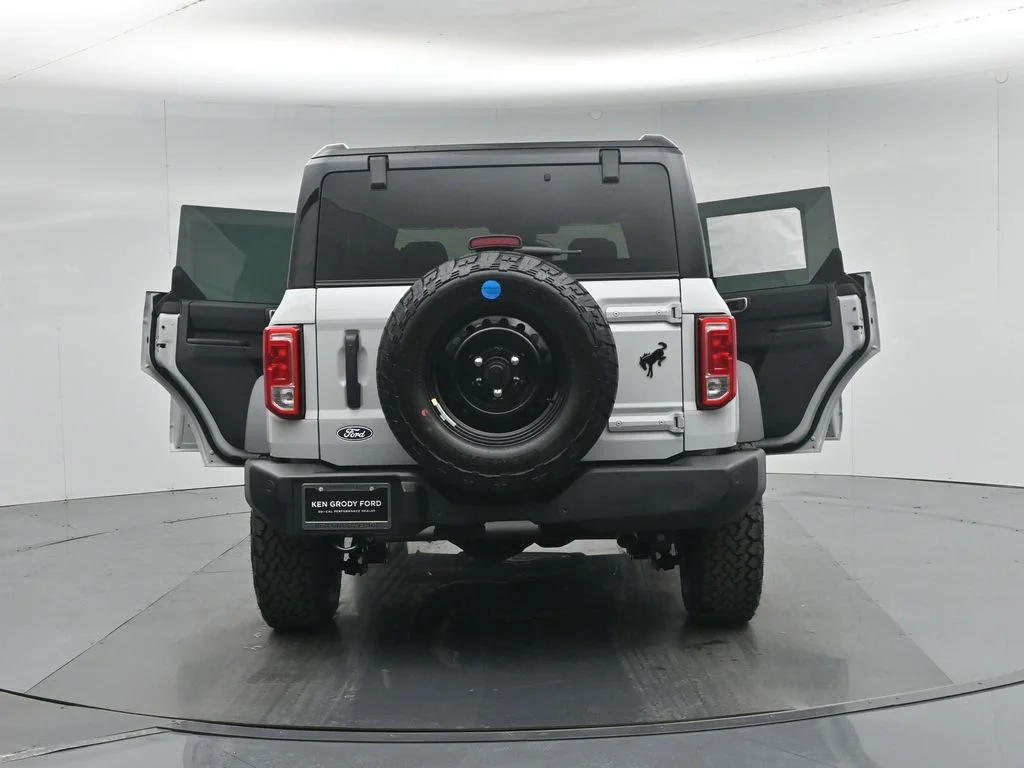 New 2026 Avalanche Gray Ford Big Bend image 29