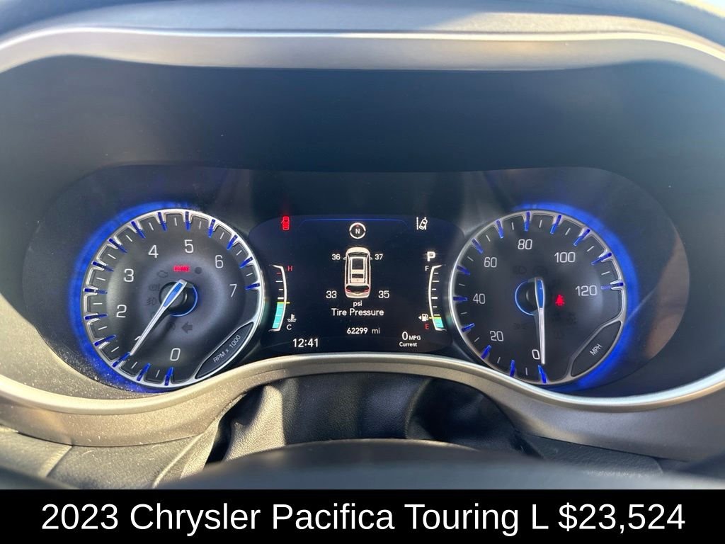 Used 2023 Crystal Metallic Chrysler Touring L image 27