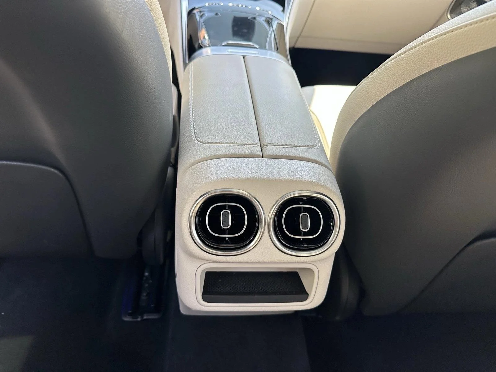 Used 2023 Polar White Mercedes-Benz GLC 300 image 24