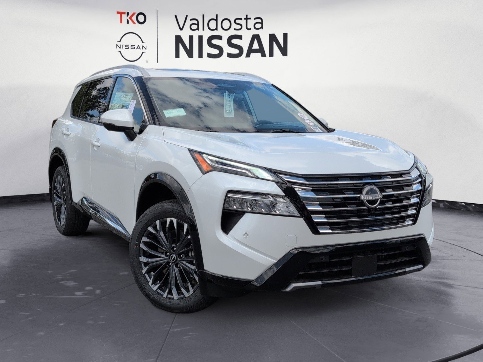 New 2026 Everest White Pearl TriCoat Nissan Platinum image 2