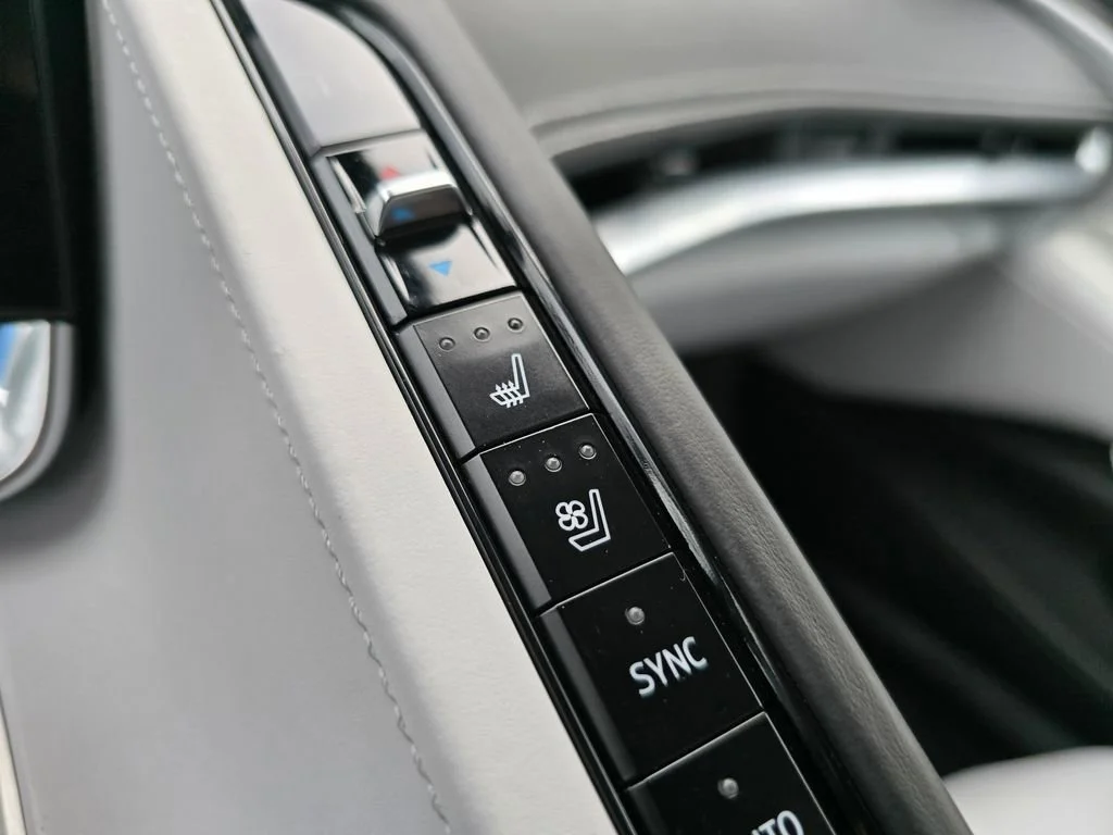 2024 Chevrolet Corvette 3LT - Photo 37
