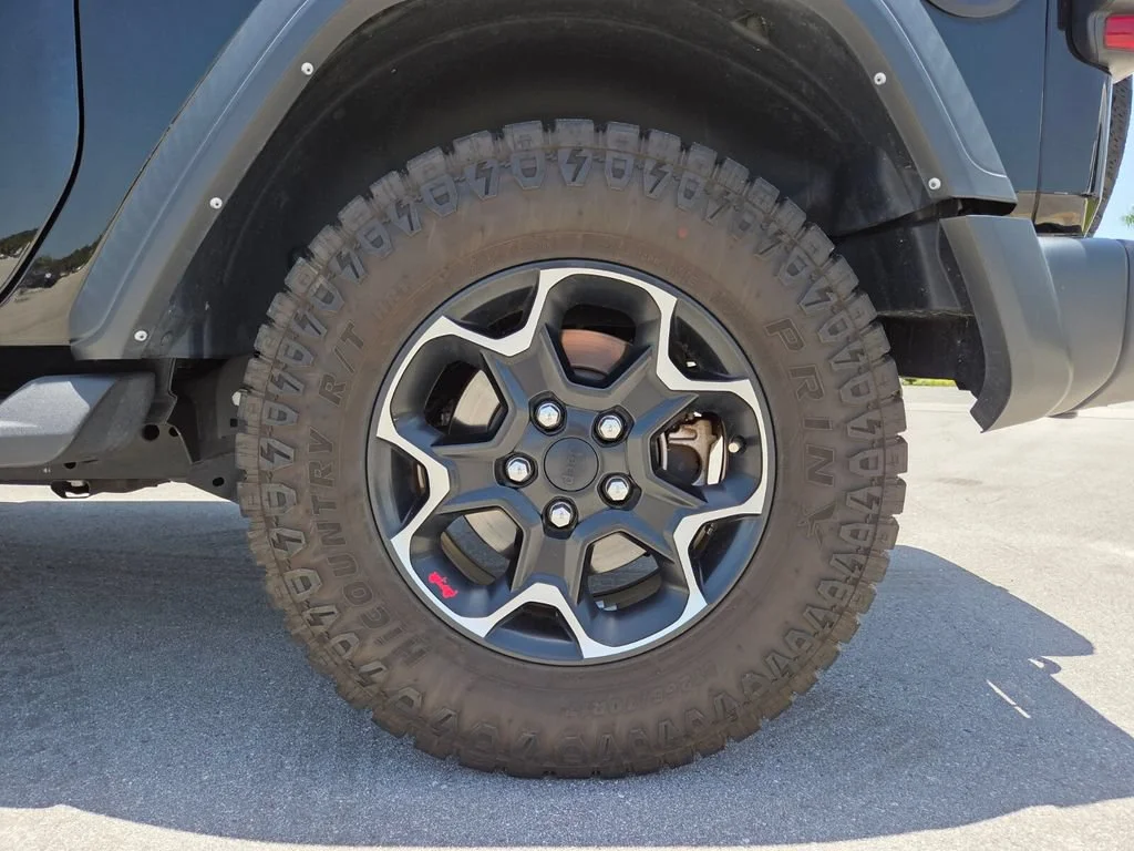 Used 2021 Black Clearcoat Jeep Sport S image 22