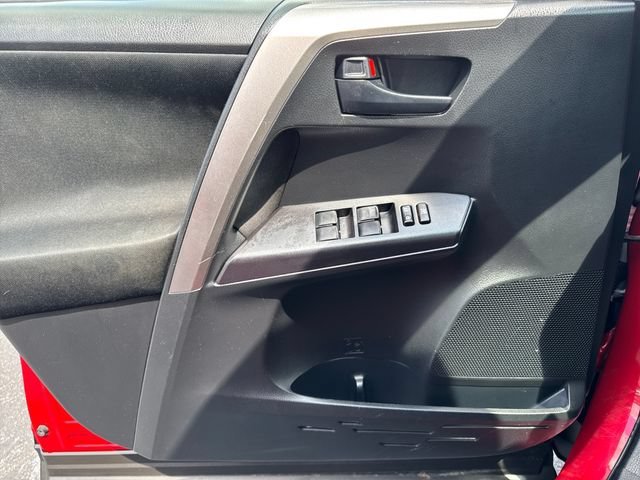 Used 2016 Red Toyota LE image 12