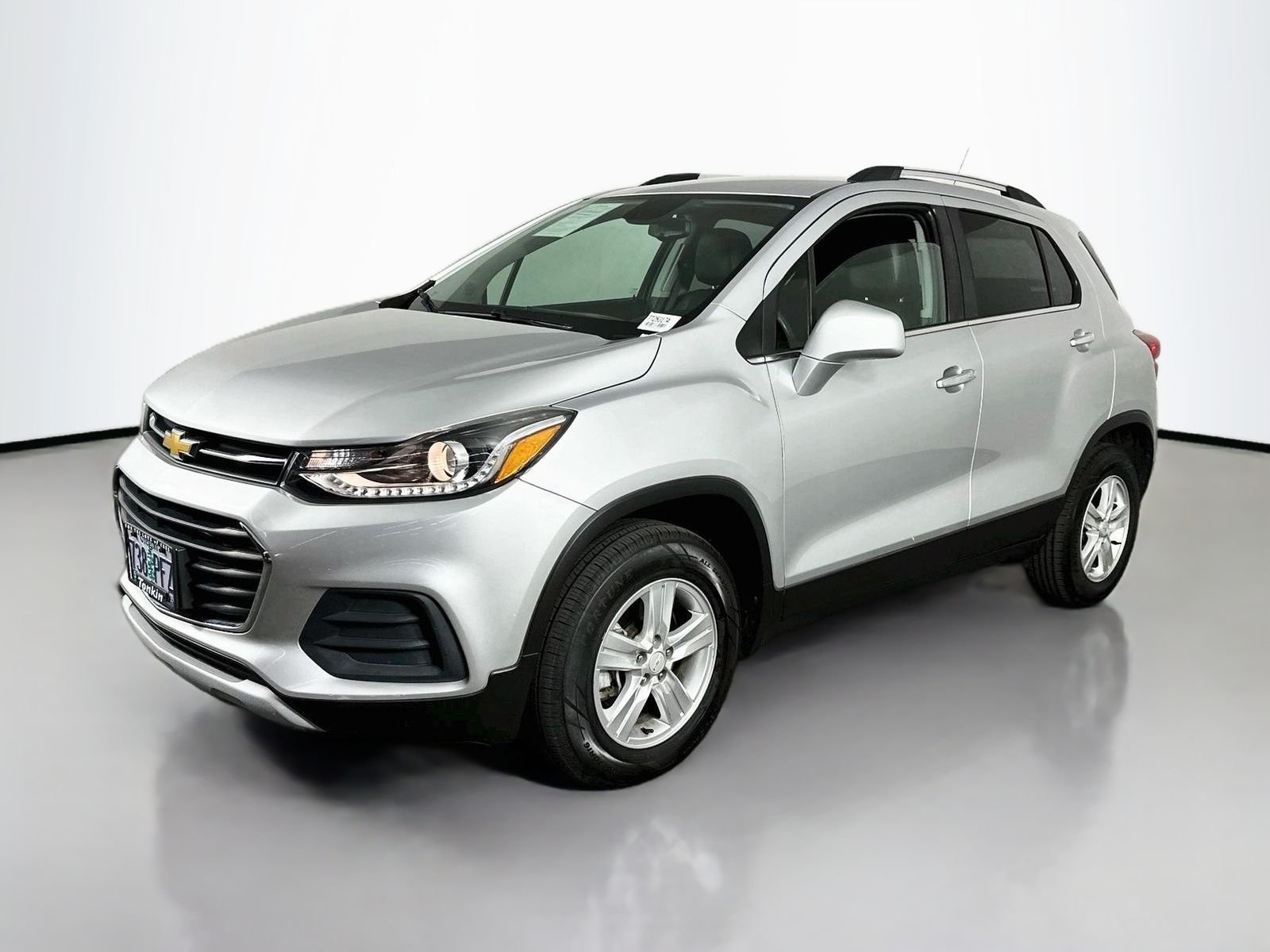 Used 2020 Silver Ice Metallic Chevrolet LT image 3