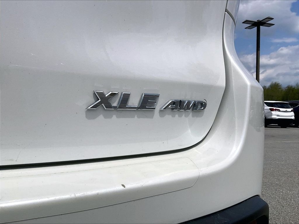 Used 2019 Blizzard Pearl Toyota XLE image 29