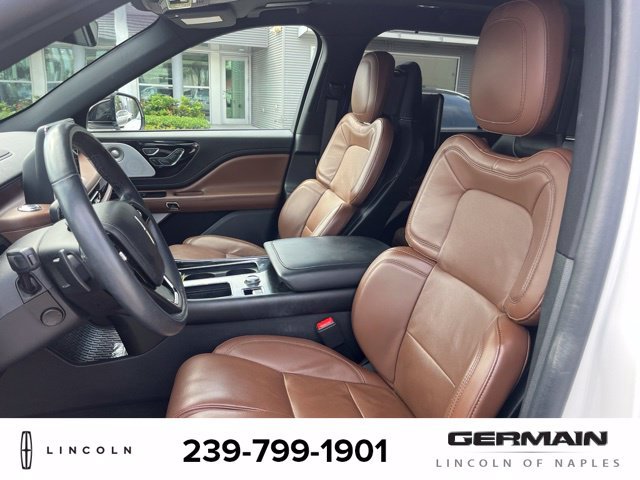 Used 2021 White Lincoln Grand Touring image 10