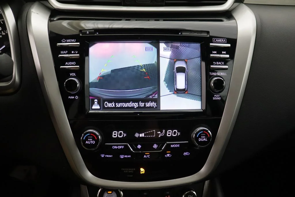 Used 2015 Gray Nissan SL image 23