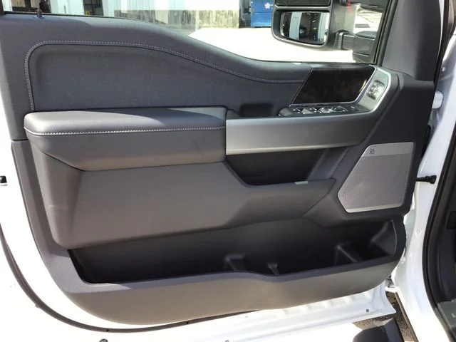 New 2026 Oxford White Ford F-250® Lariat® image 10