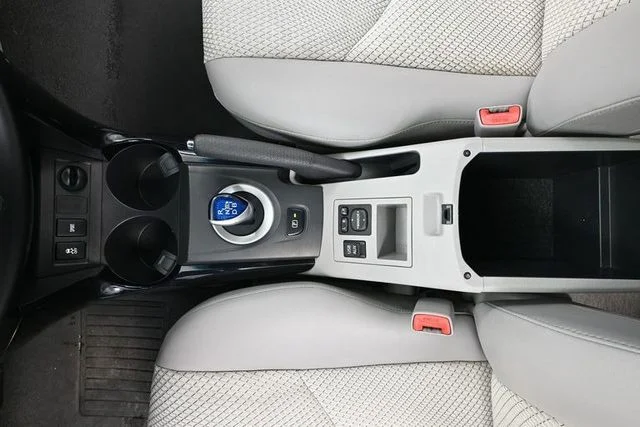 2012 Toyota RAV4 EV - Photo 30