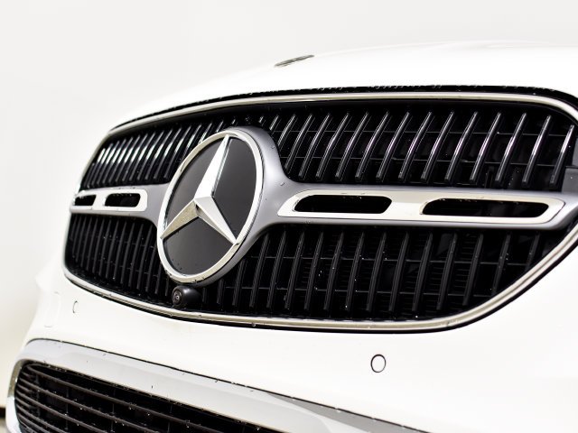 New 2027 Polar White Mercedes-Benz GLC 300 image 7
