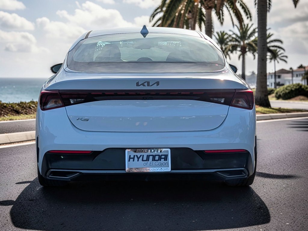 2022 Kia K5 LX - Photo 6