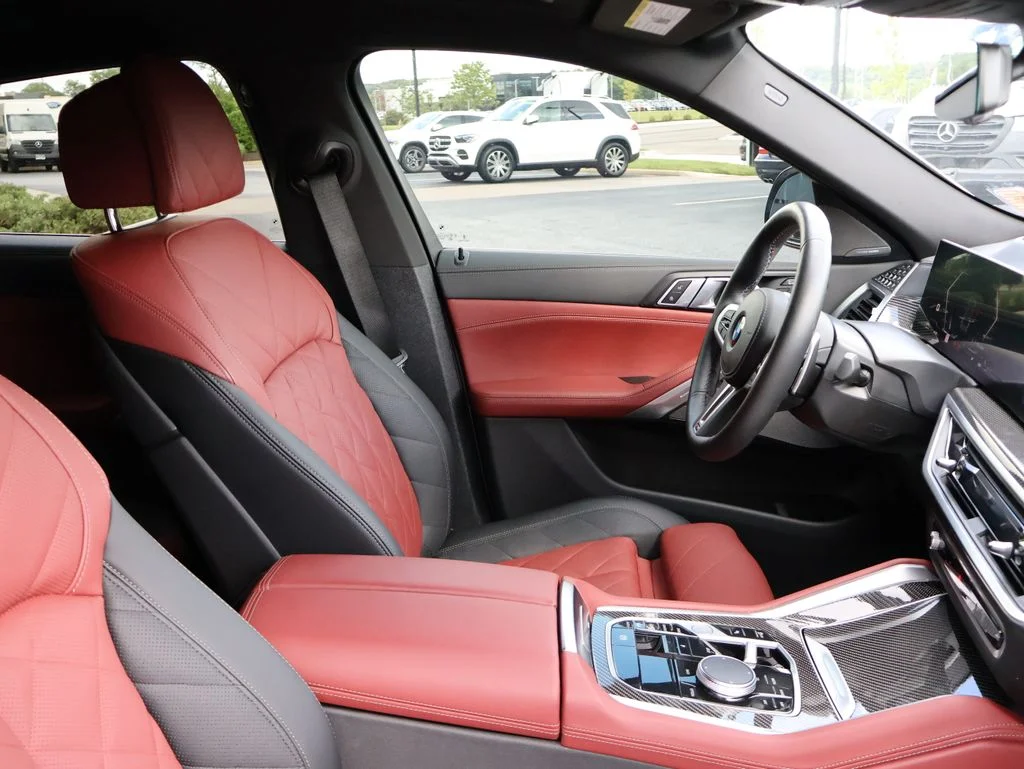 Used 2026 Gray BMW M60i image 10
