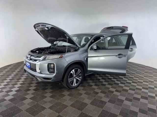 Used 2023 Gray Mitsubishi 2.0 SE image 15