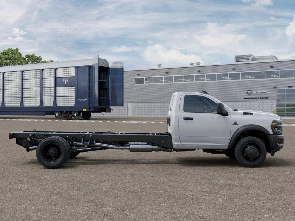 New 2026 Bright White Clear-Coat Exterior Paint RAM Tradesman image 21