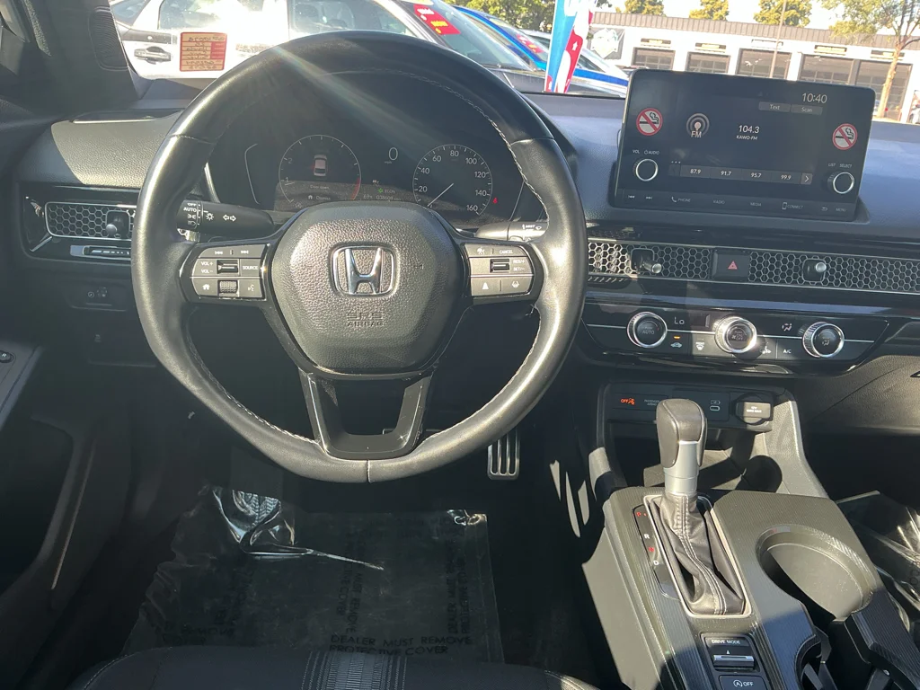 Used 2025 SOLAR SILVER METALLIC Honda Sport image 9