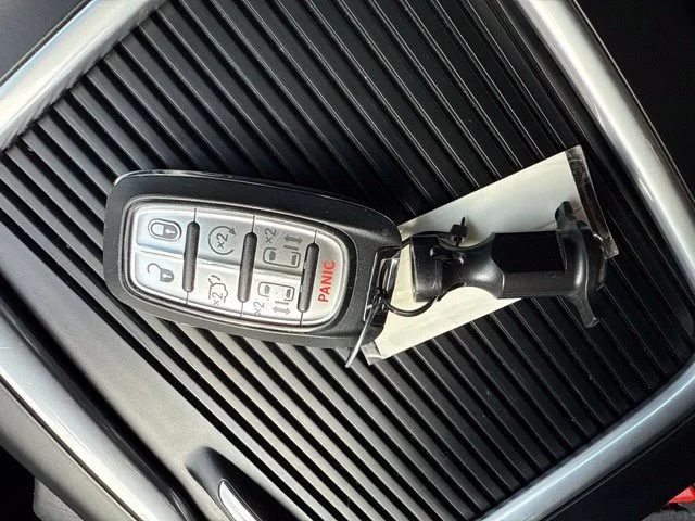 Used 2024 Bright White Clearcoat Chrysler Select image 30