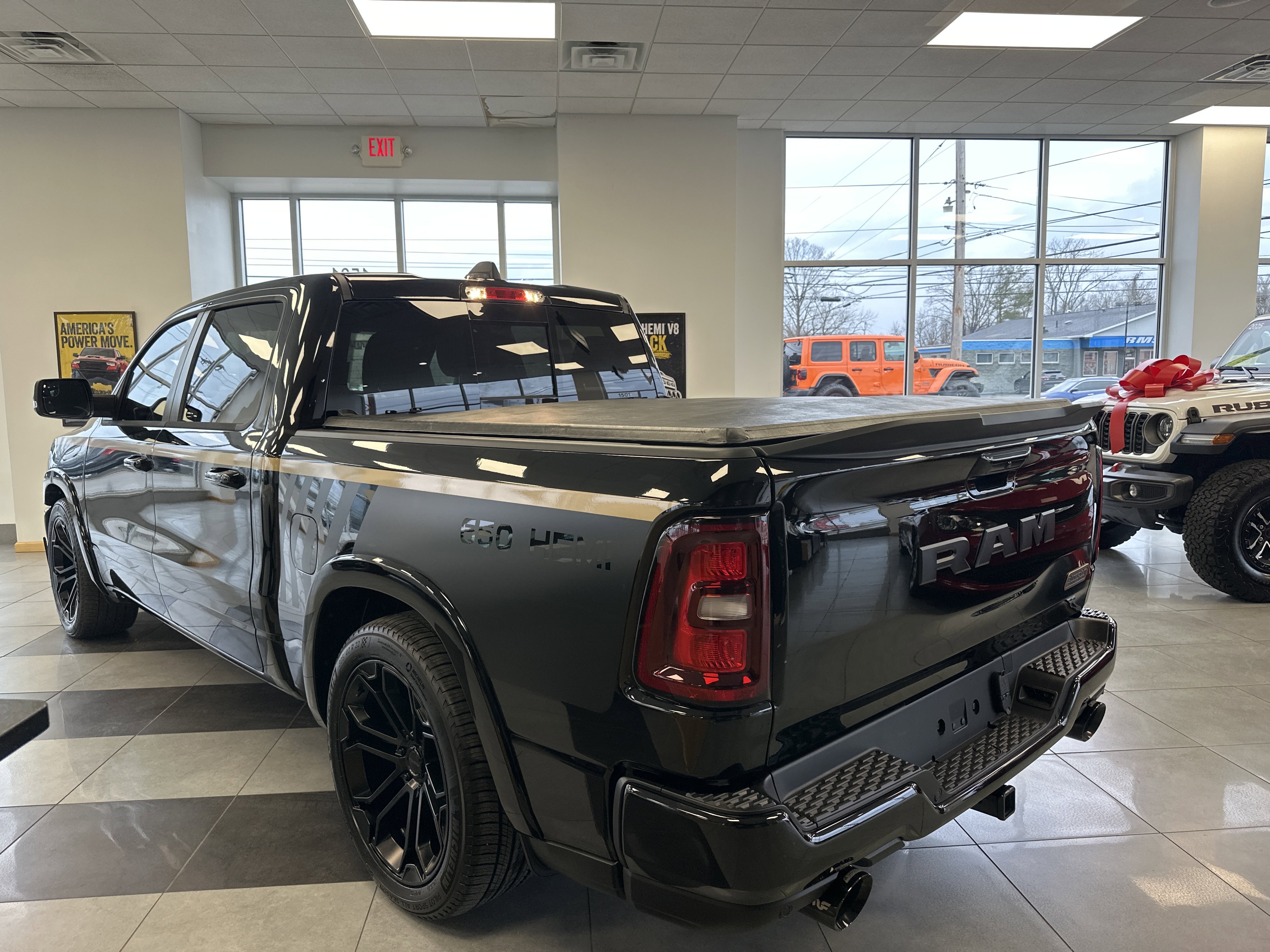 New 2026 Diamond Black Crystal Pearl-Coat Exterior Paint RAM Big Horn DC 650 image 5
