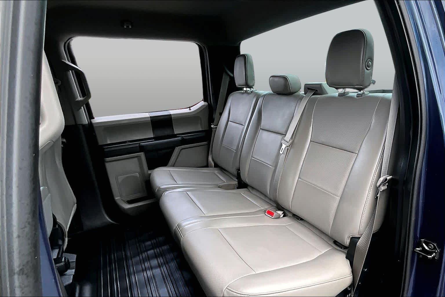 Used 2015 Blue Jeans Metallic Ford XL image 19