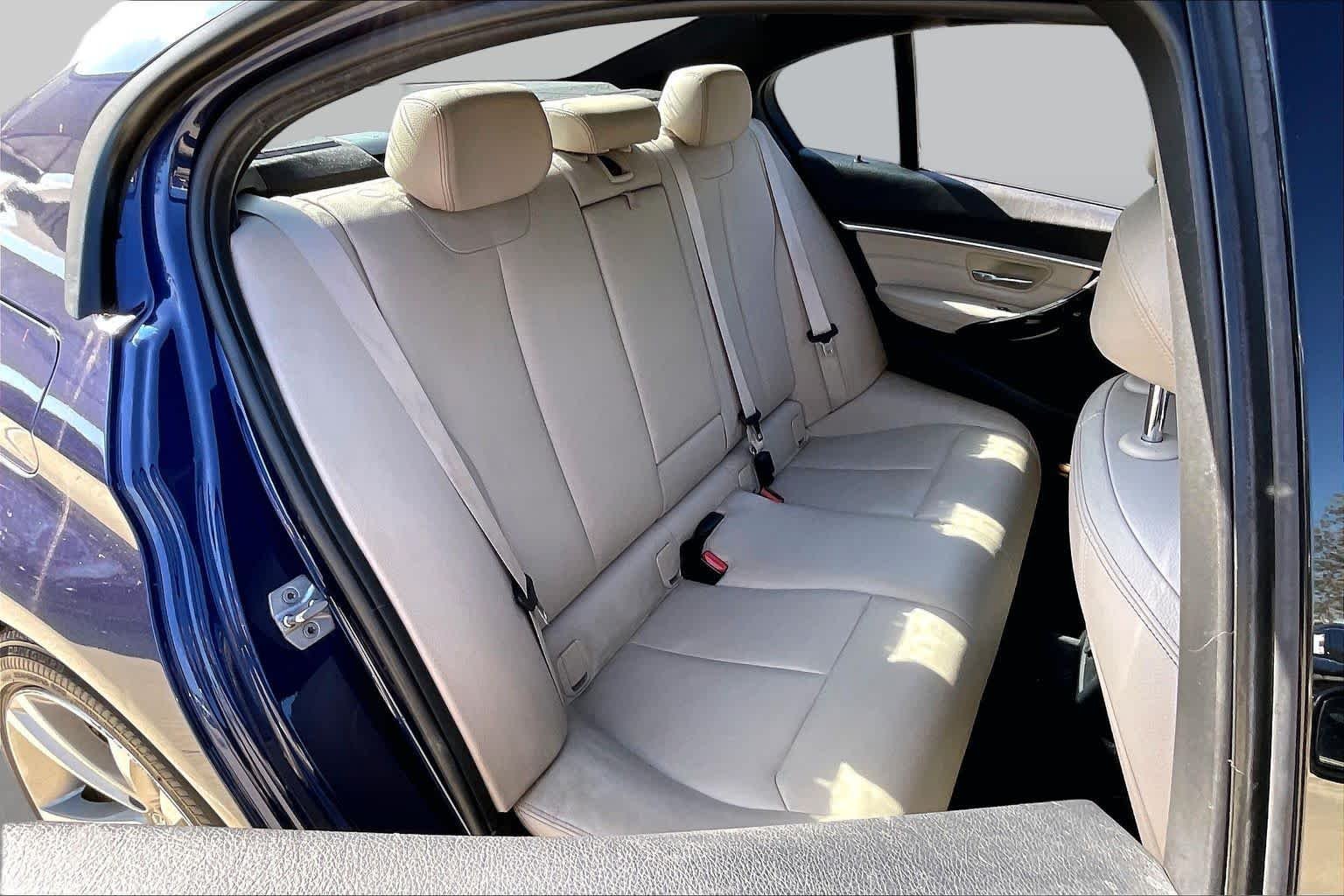 Used 2016 Mediterranean Blue Metallic BMW 328i image 20