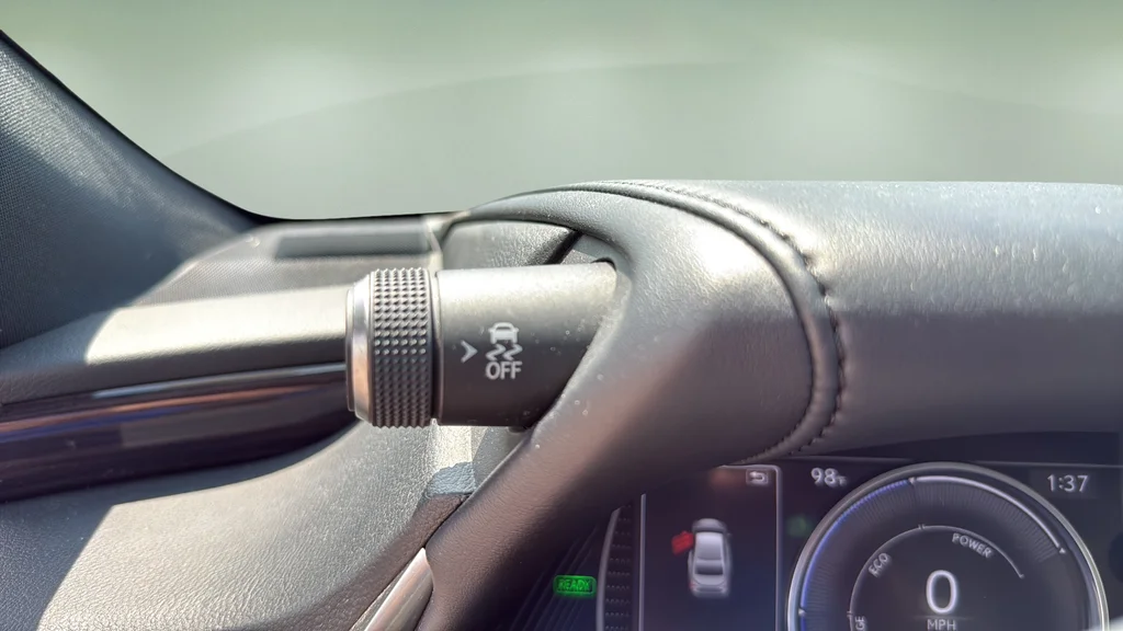 Certified Used 2020 White Lexus 300h image 20