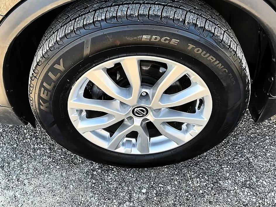 Used 2019 Black Nissan S image 10