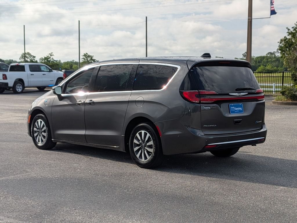 Used 2023 Gray Chrysler Touring L image 3