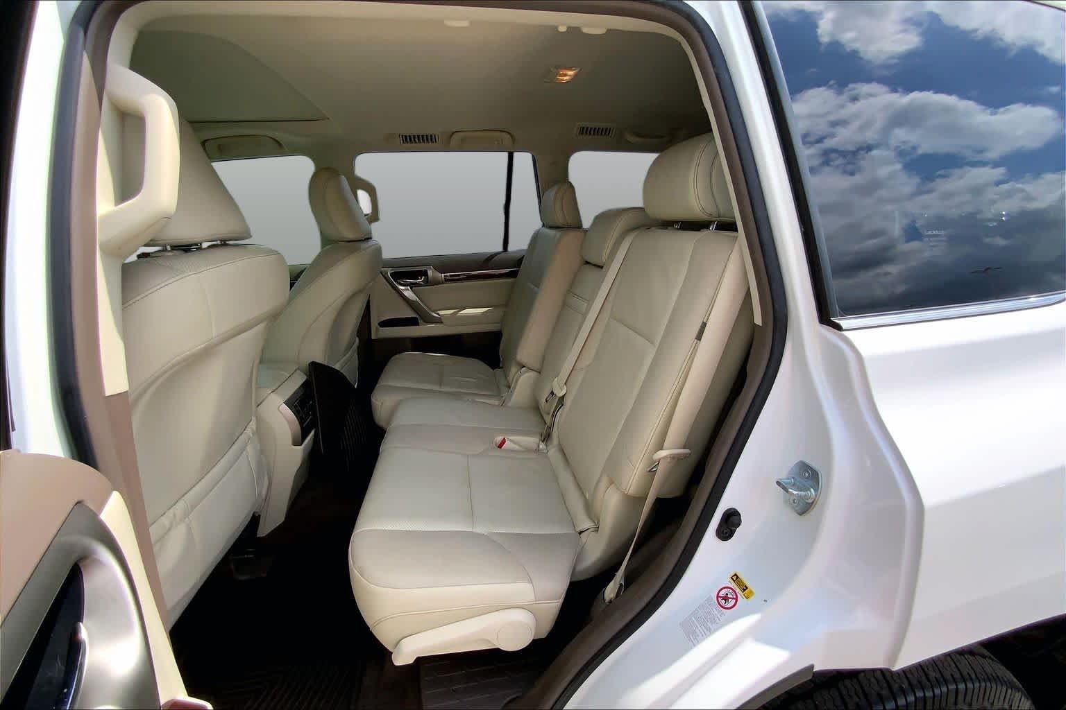 Used 2014 Starfire Pearl Lexus  image 20