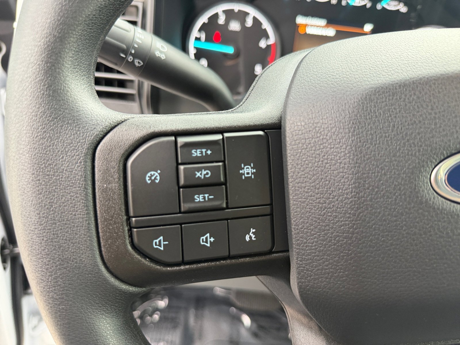 New 2026 Oxford White Ford XL image 25