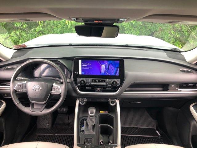Certified Used 2024 WIND CHILL PEARL Toyota  image 21