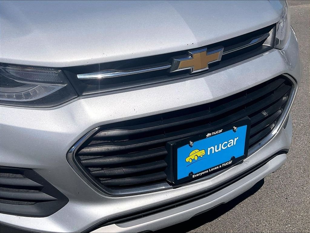 Used 2018 Silver Chevrolet LT image 29