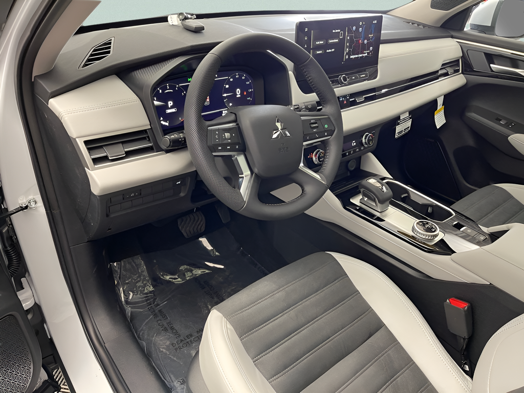 New 2026 White Diamond Mitsubishi SE image 20