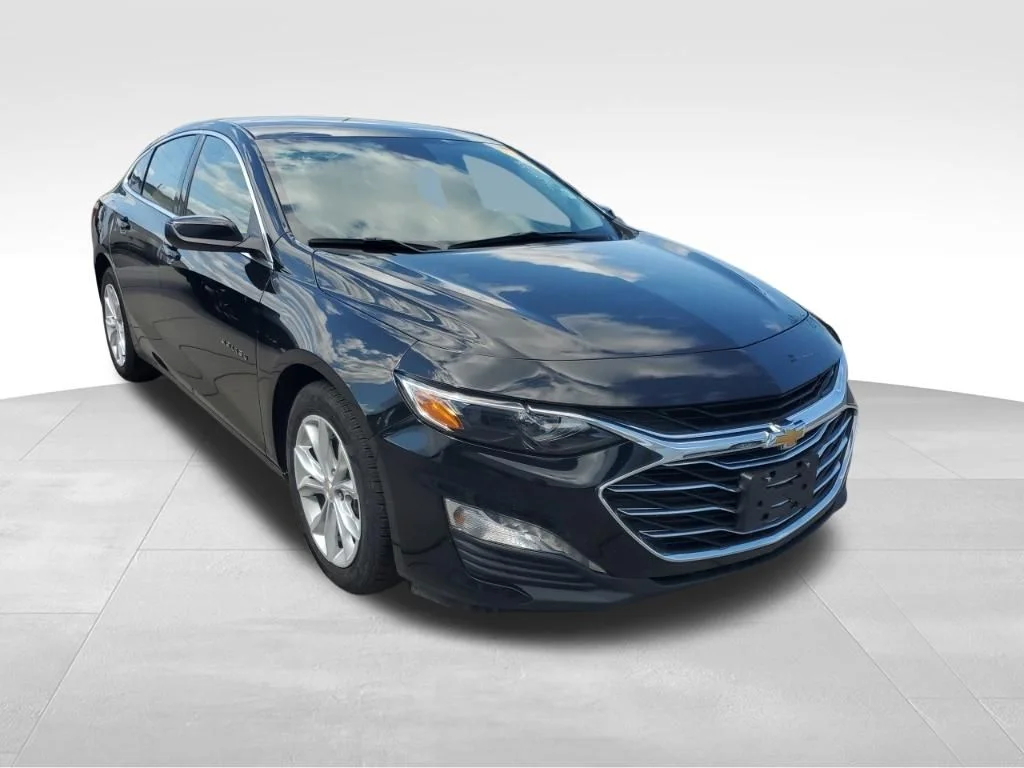 Used 2025 Black Chevrolet LT image 9