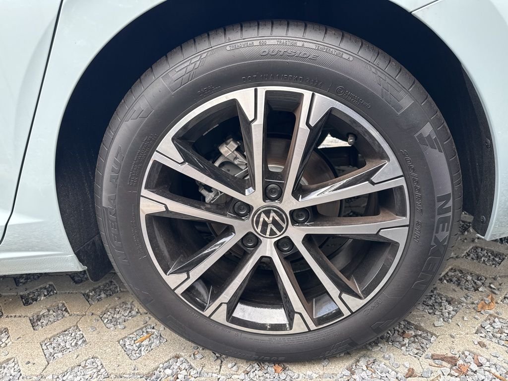 2025 Volkswagen Jetta Sport - Photo 9