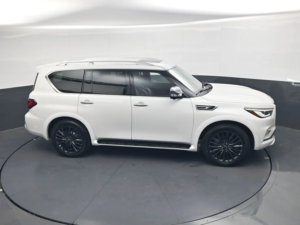 Used 2023 White INFINITI Sensory image 36