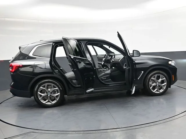 Used 2023 Black BMW xDrive30i image 41
