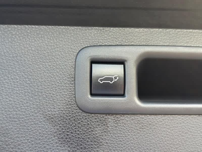 Used 2022 Midnight Black Metallic Toyota Hybrid XLE image 8