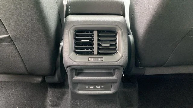2026 Volkswagen Taos SE Black - Photo 24