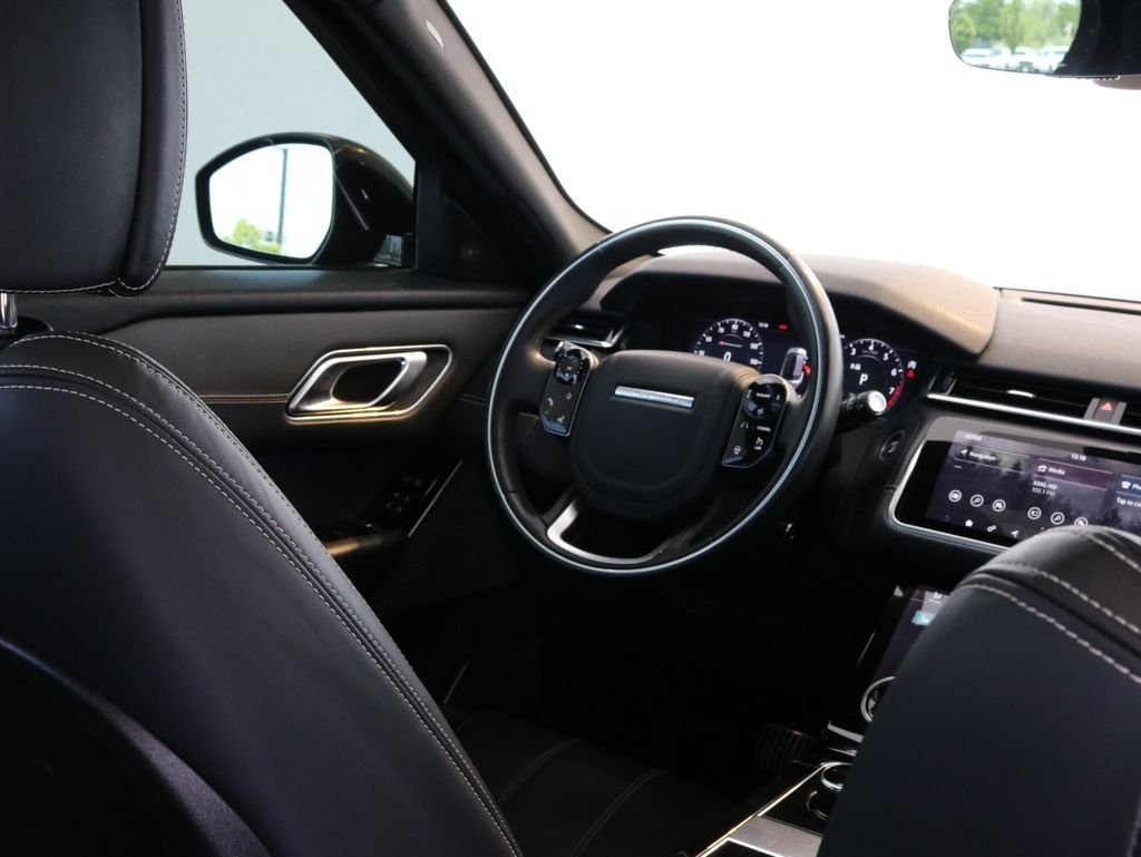 Used 2019 Red Land Rover HSE R-Dynamic image 44