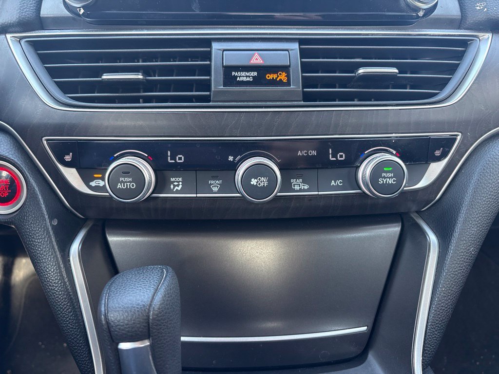 Used 2018 White Honda EX image 21