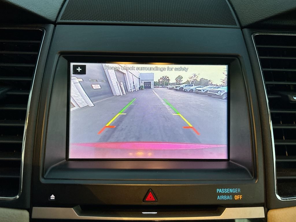 Used 2019  Ford Limited image 19