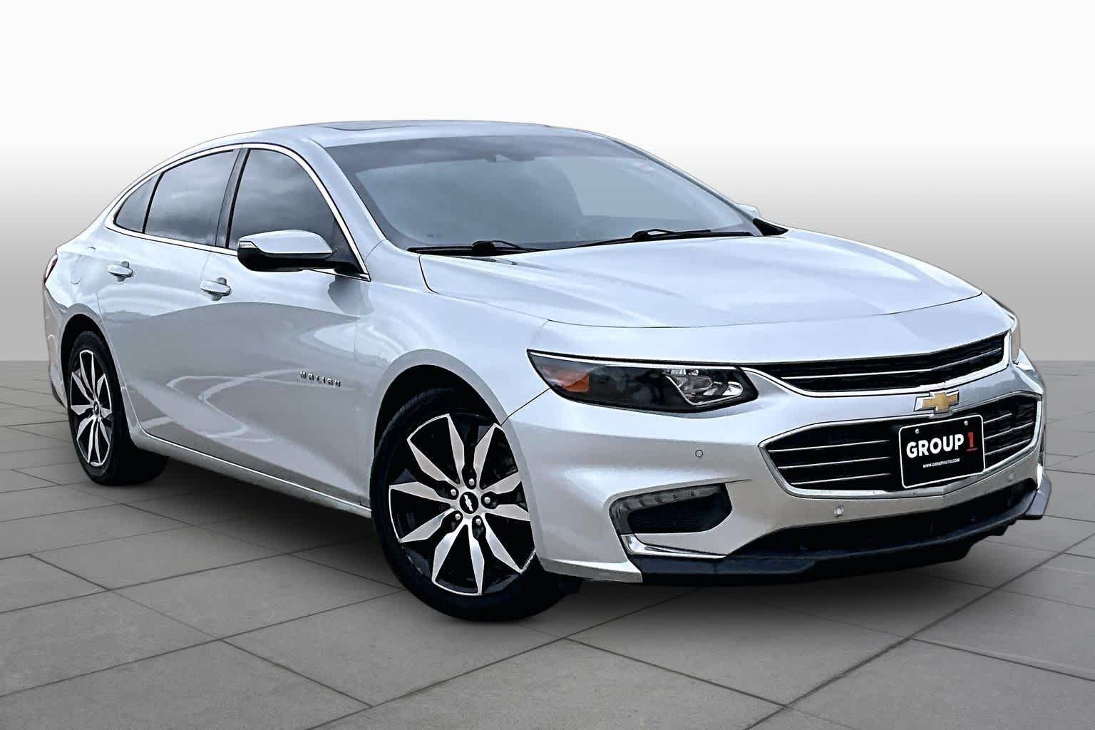 Used 2017 Silver Ice Metallic Chevrolet LT image 3