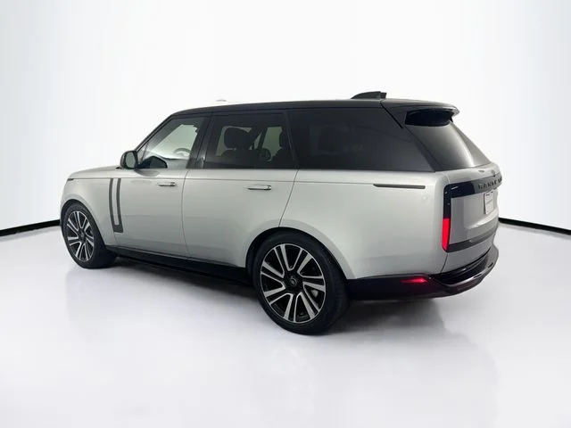 Used 2023 Silver Land Rover SE image 7