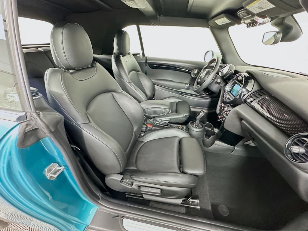 Used 2020 Blue MINI Signature image 26