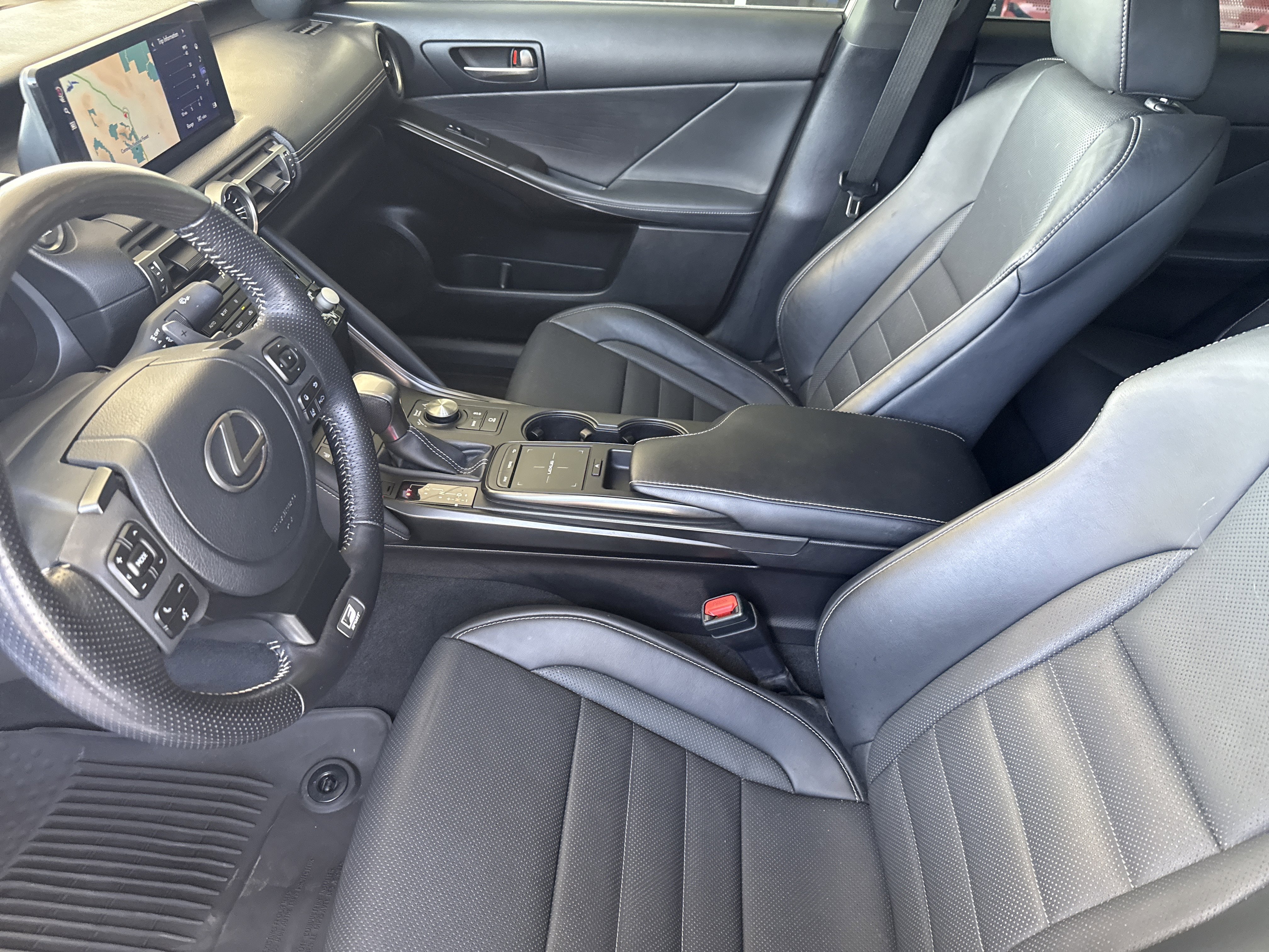 Used 2022  Lexus IS 350 F SPORT image 4